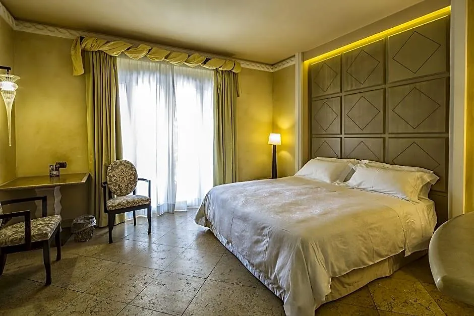 Romano Palace Luxury Hotel Катания